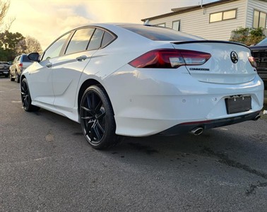 2018 Holden Commodore - Thumbnail