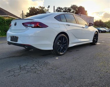 2018 Holden Commodore - Thumbnail