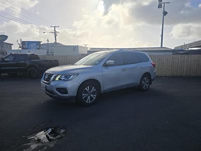 2018 Nissan Pathfinder - Thumbnail