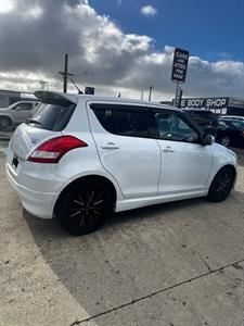 2013 Suzuki Swift - Thumbnail