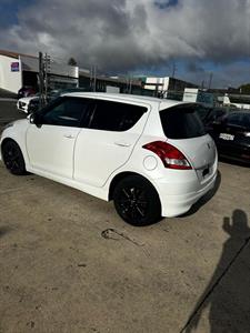 2013 Suzuki Swift - Thumbnail