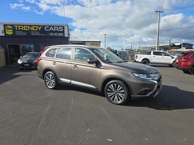 2018 Mitsubishi Outlander - Thumbnail
